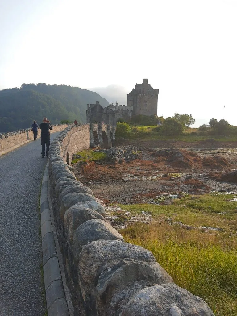 Urquhart Castle-visit Skye without a car with these 5 steps!